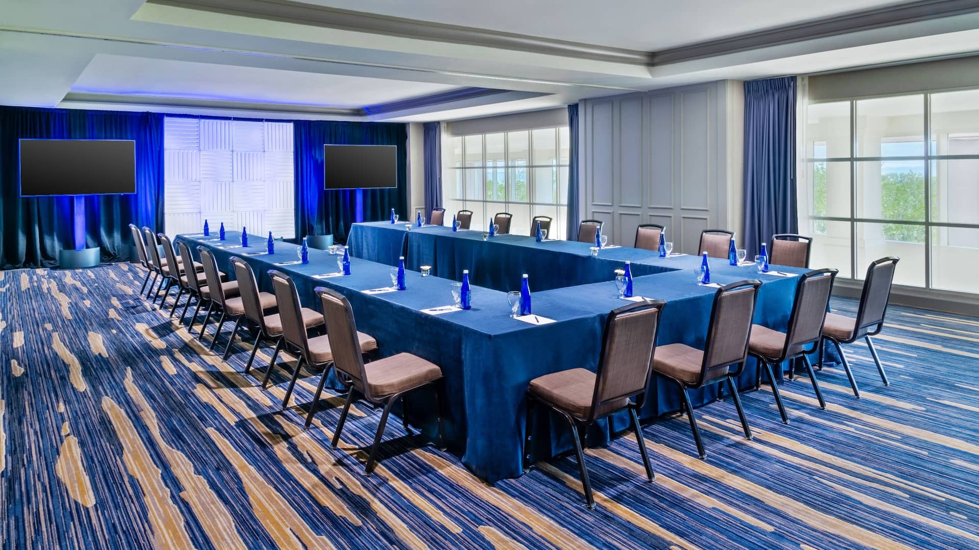 2 of 4 Grand Hyatt Tampa Bay Snowy Egret Meeting Room