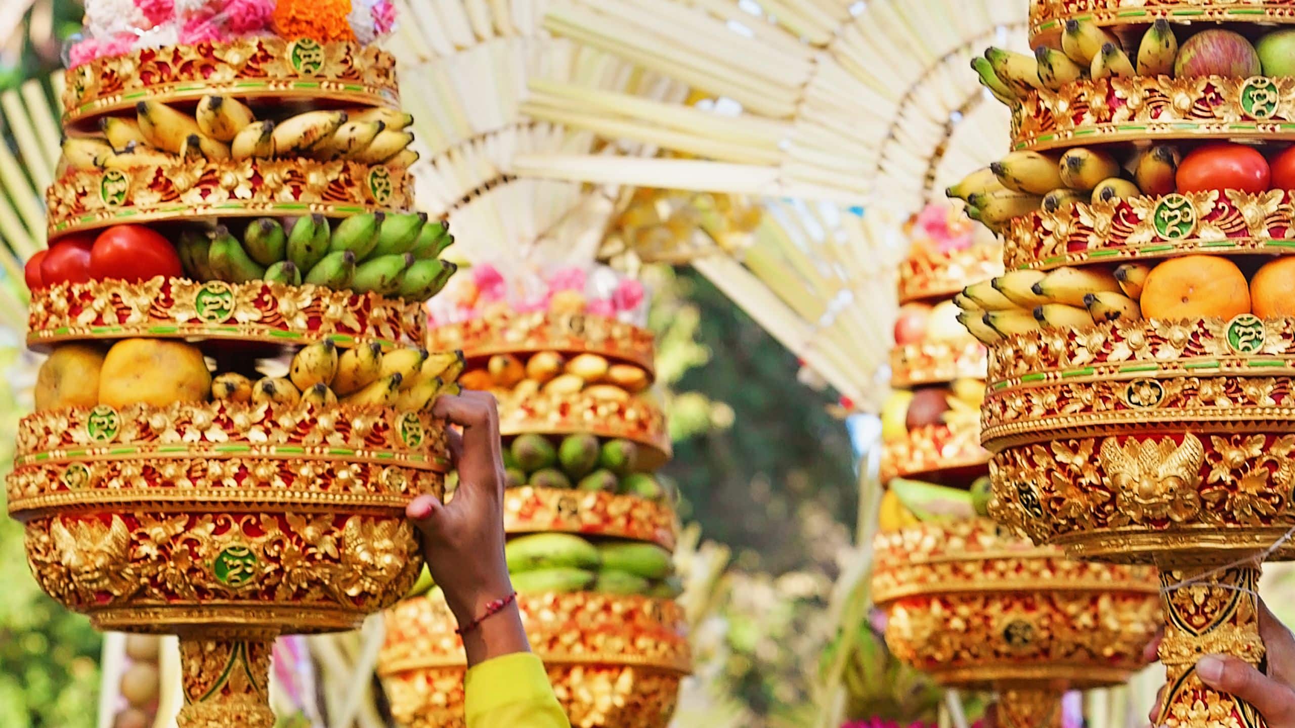 Hyatt Regency Bali Balinese Women with Gebogan