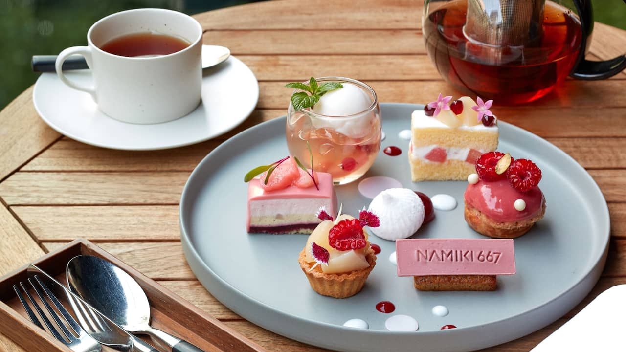 NAMIKI667 Cake Set