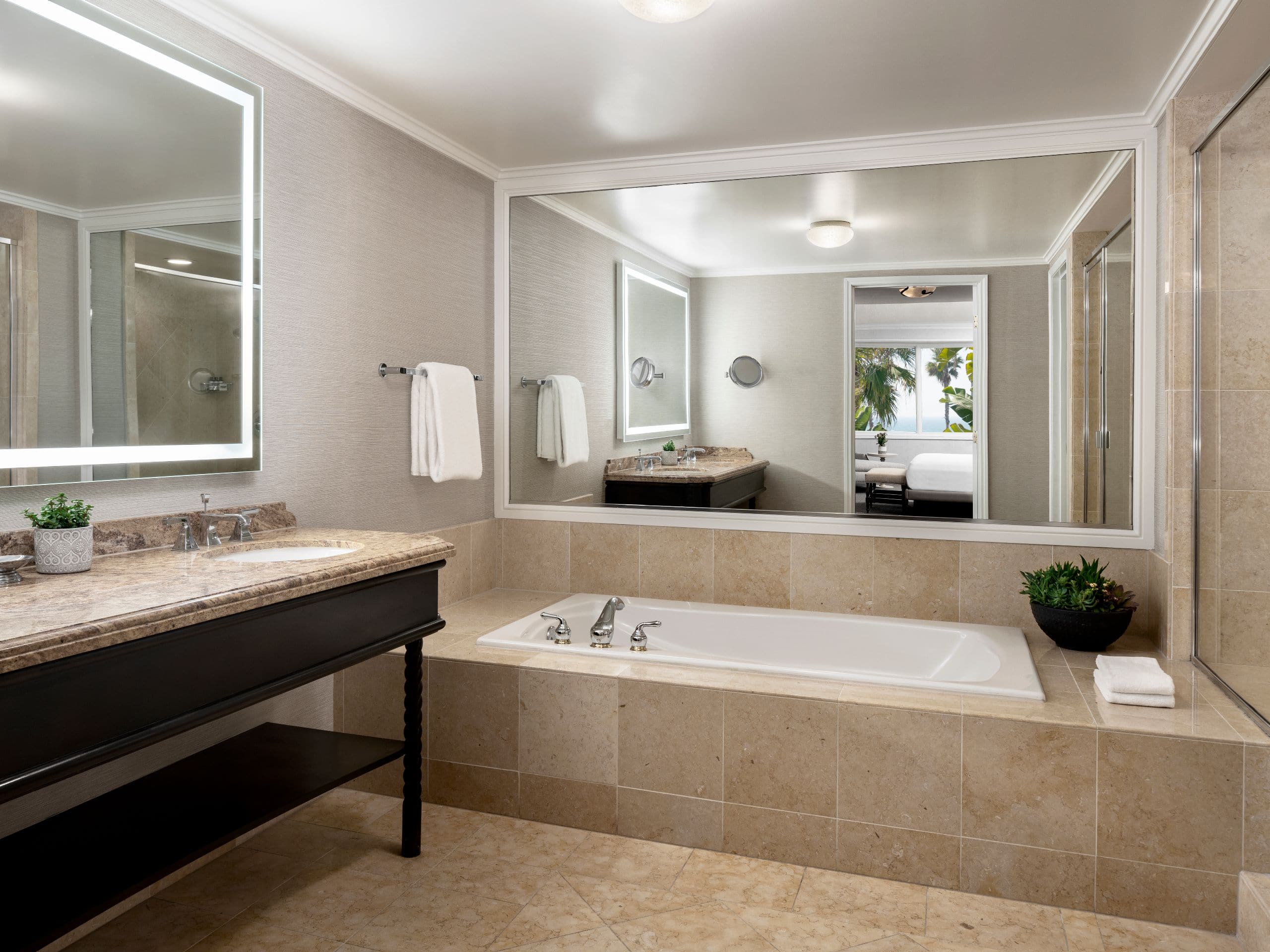 Governer's Suite Bathroom