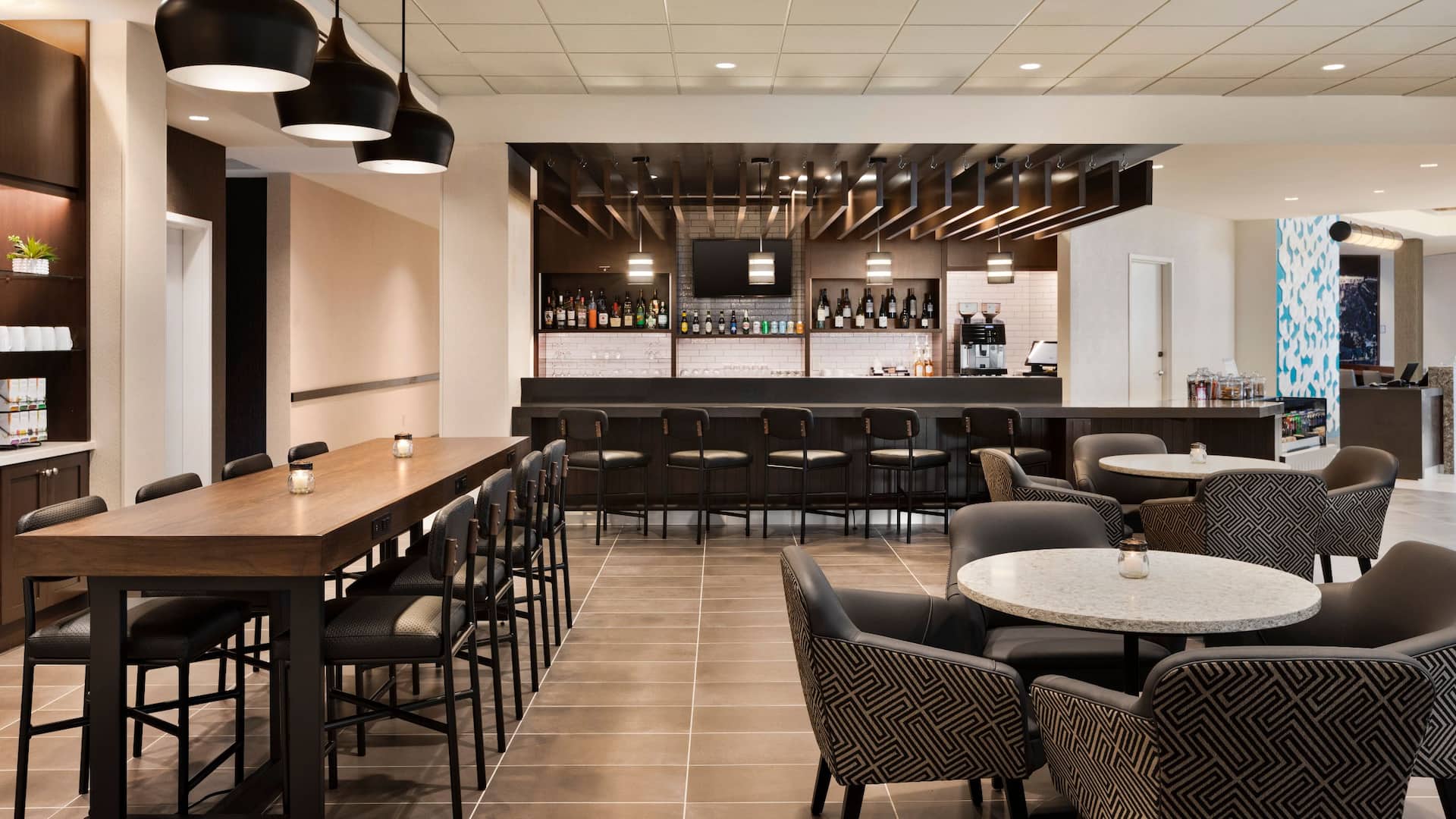 Hyatt Place Virginia Beach Town Center Coffee to Cocktails Bar