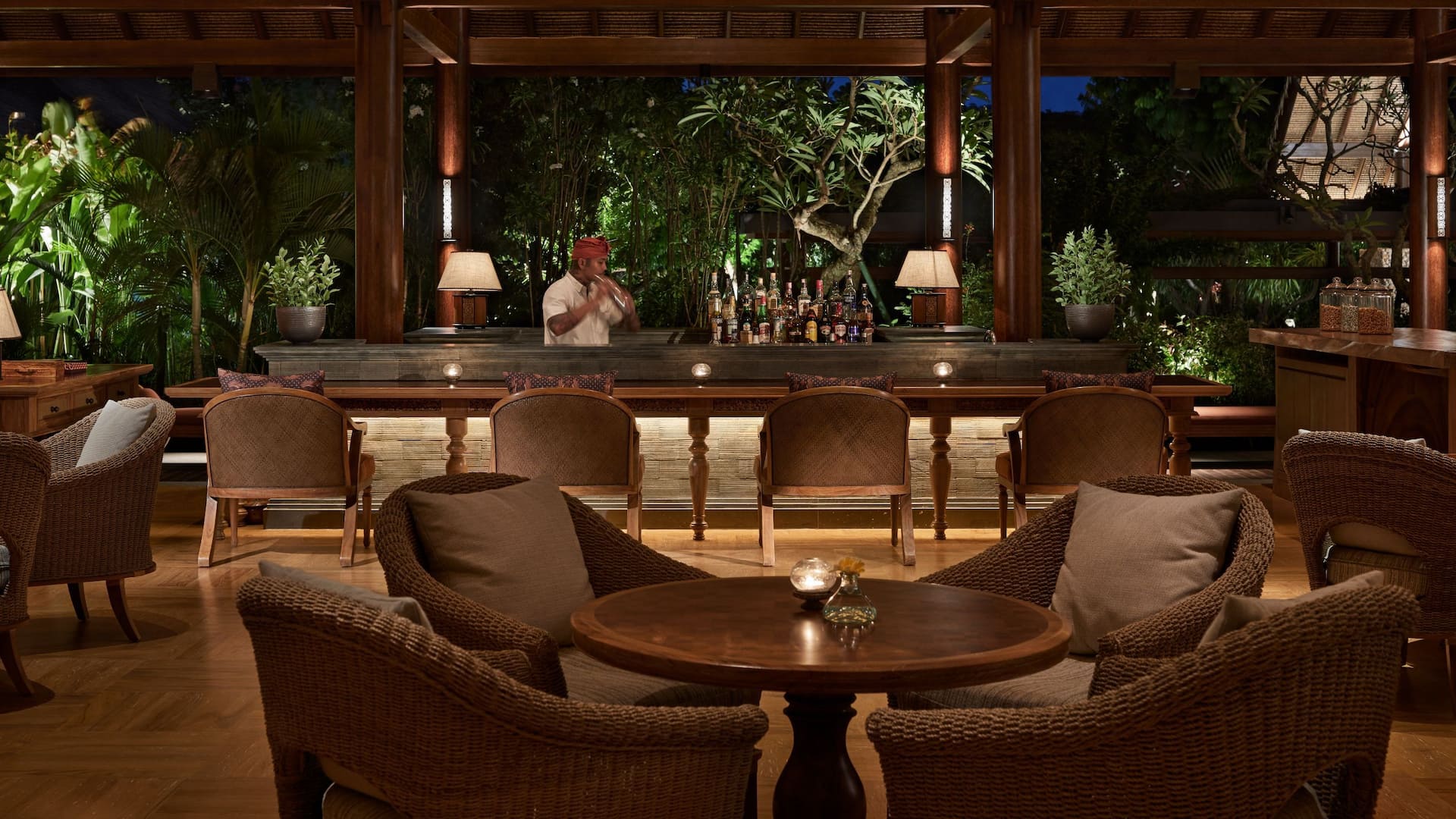 Hyatt Regency Bali Piano Lounge with Bartender