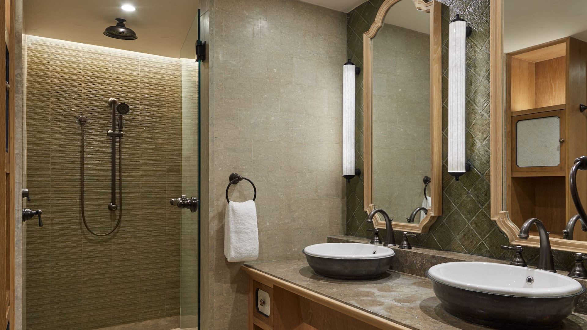 2 de 2 Hyatt Regency Bali Standard Room King Bathroom