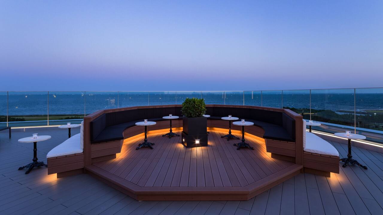 Host Bar