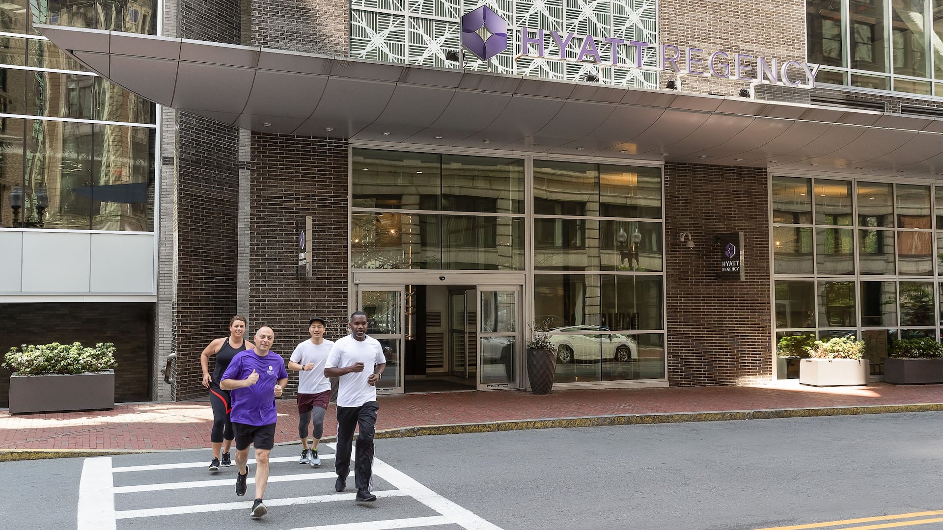 Hyatt Regency Boston Hyatt Run Crossing Street