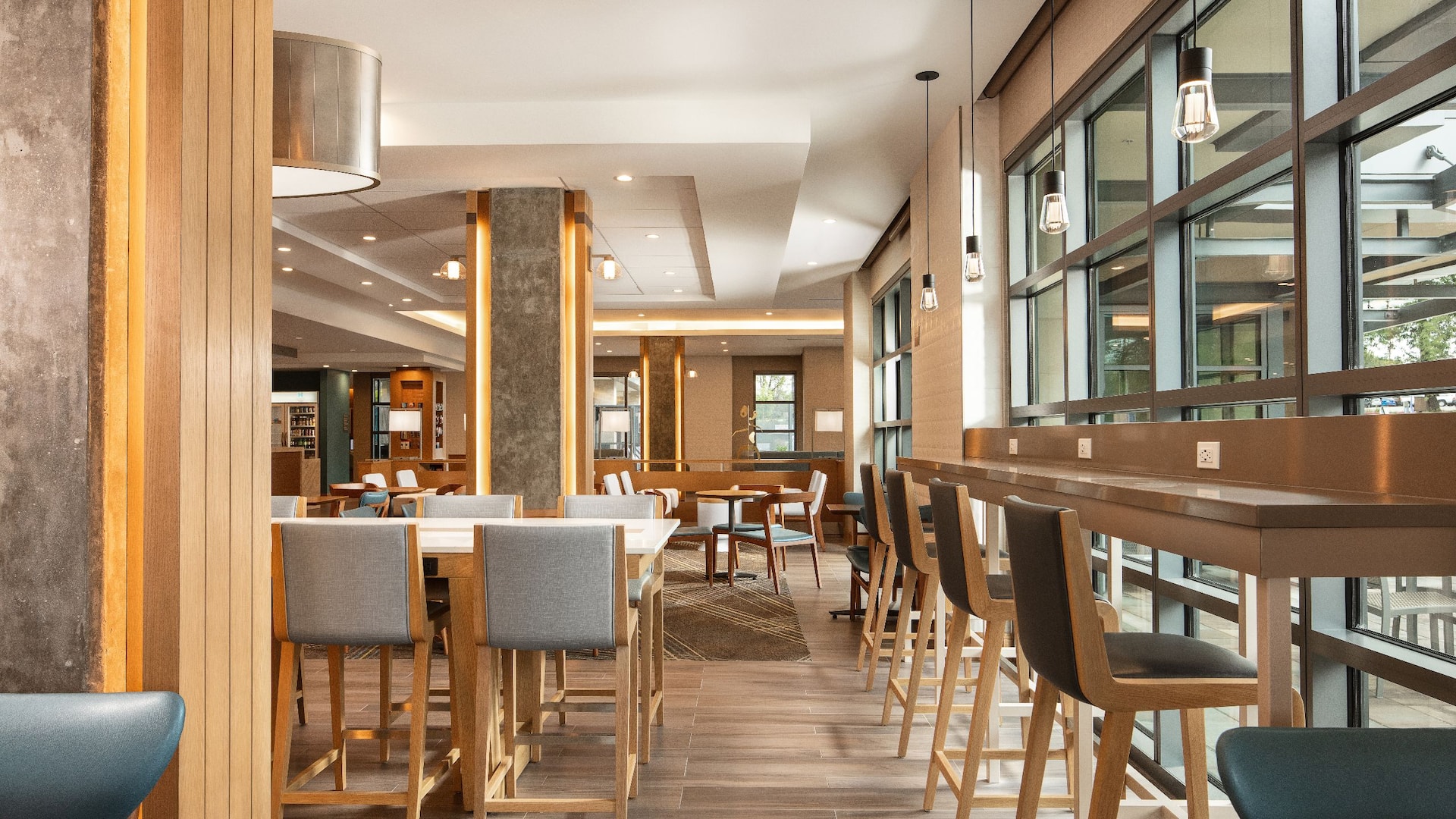 Hyatt House San Jose / Cupertino HBar and Kitchen Seating