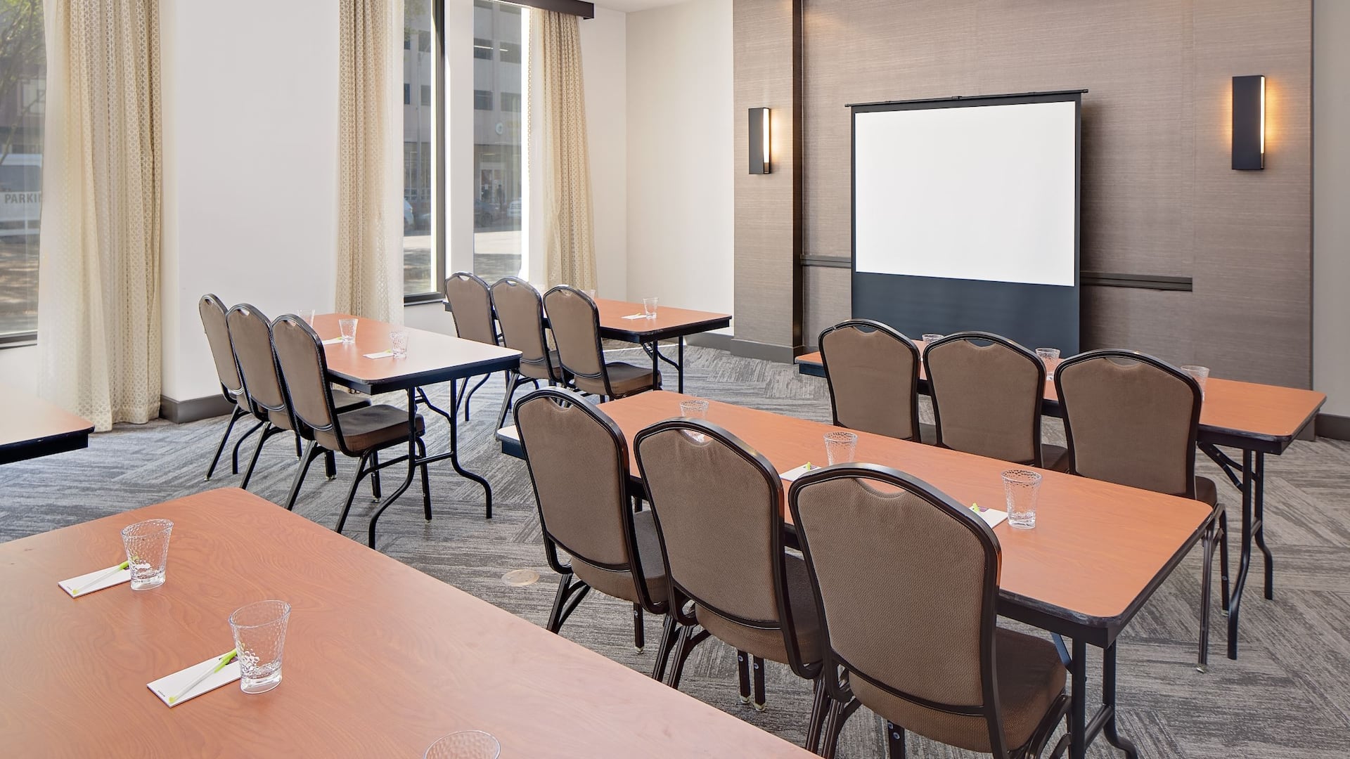 2 of 4 Hyatt Place New Orleans/Convention Center Meeting Room Classroom Setup