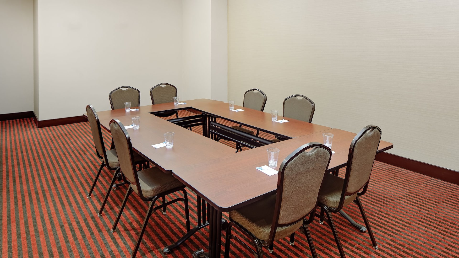 2 of 3 Hyatt Place New Orleans/Convention Center Meeting Room Square Setup