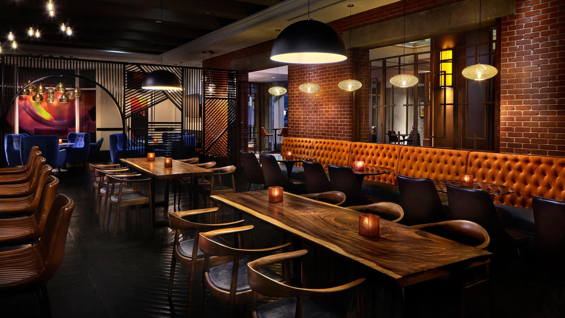 Hyatt Regency Calgary Thomsons Kitchen Bar Chatty