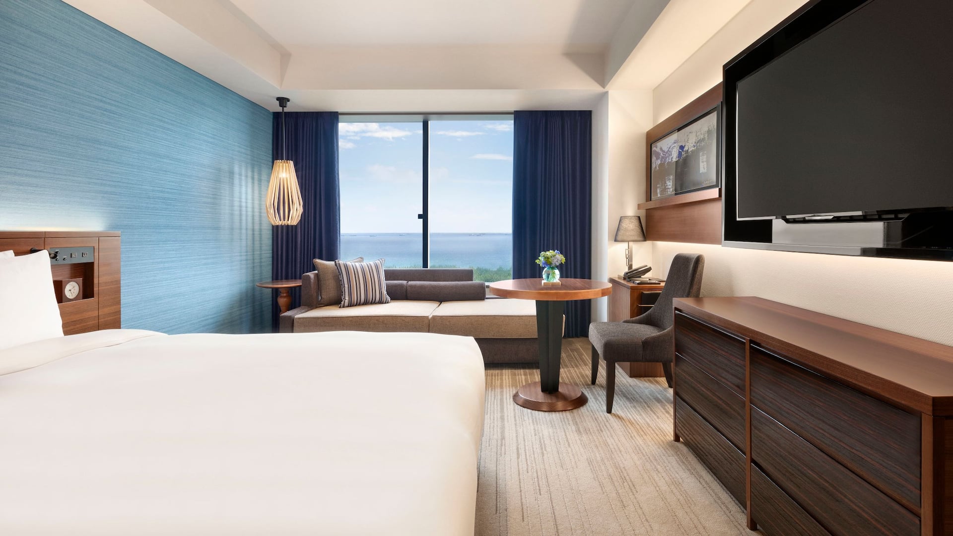 1 von 2 Oceanview King Guestroom