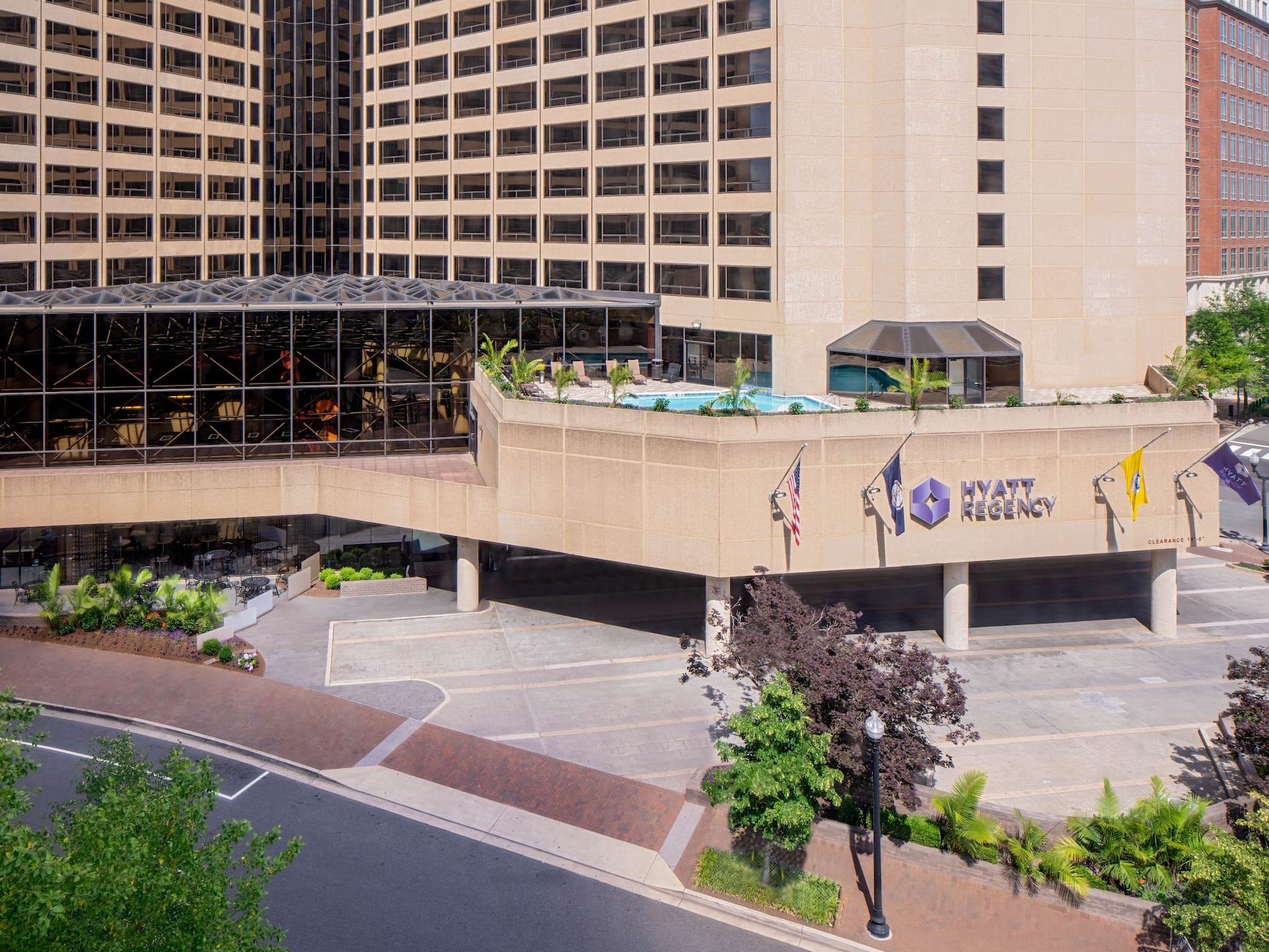 Hyatt Regency Crystal City at Reagan National Airport Front Drive