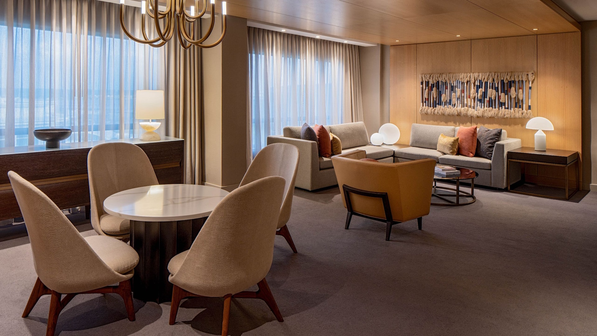 Hyatt Regency Crystal City at Reagan National Airport Large Suite Living Area