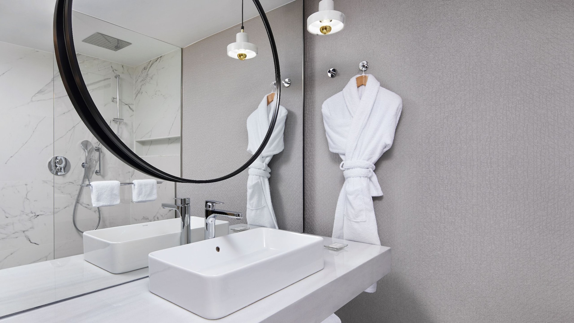 4 of 4 Grand Hyatt Athens Guest Bathroom