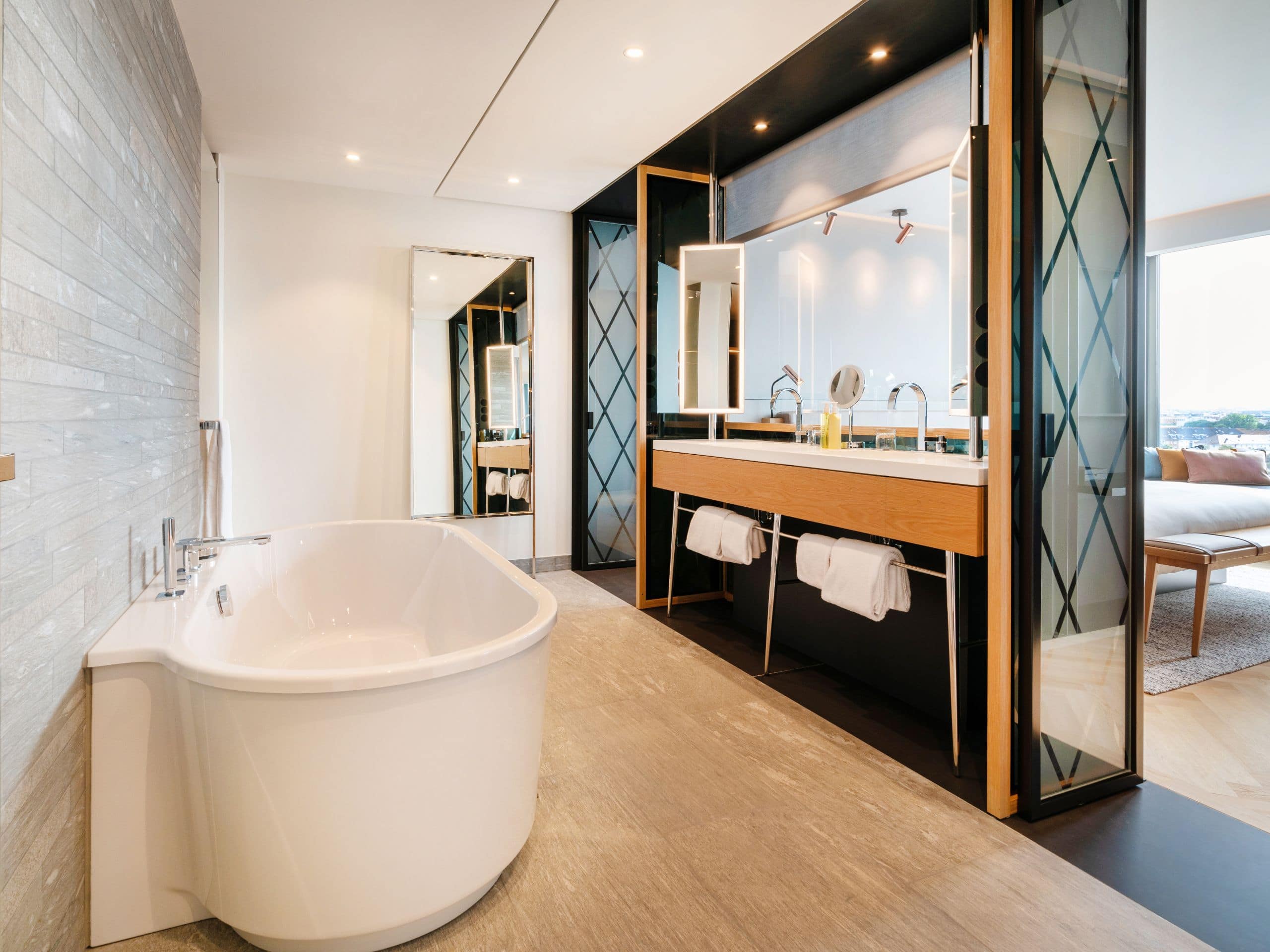 Andaz Munich Schwabinger Tor Tower View Suite Bathroom