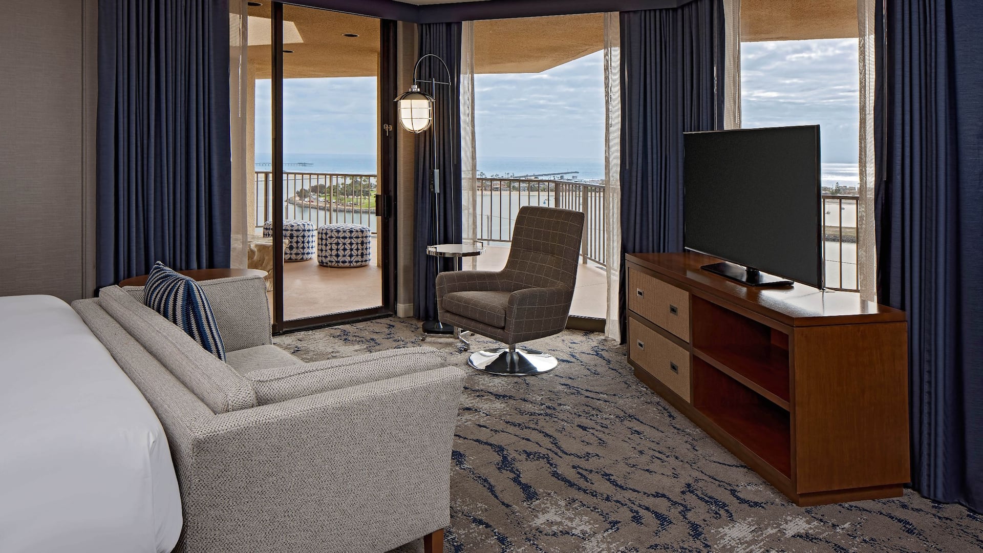 Hyatt Regency Mission Bay Spa and Marina King Top Level