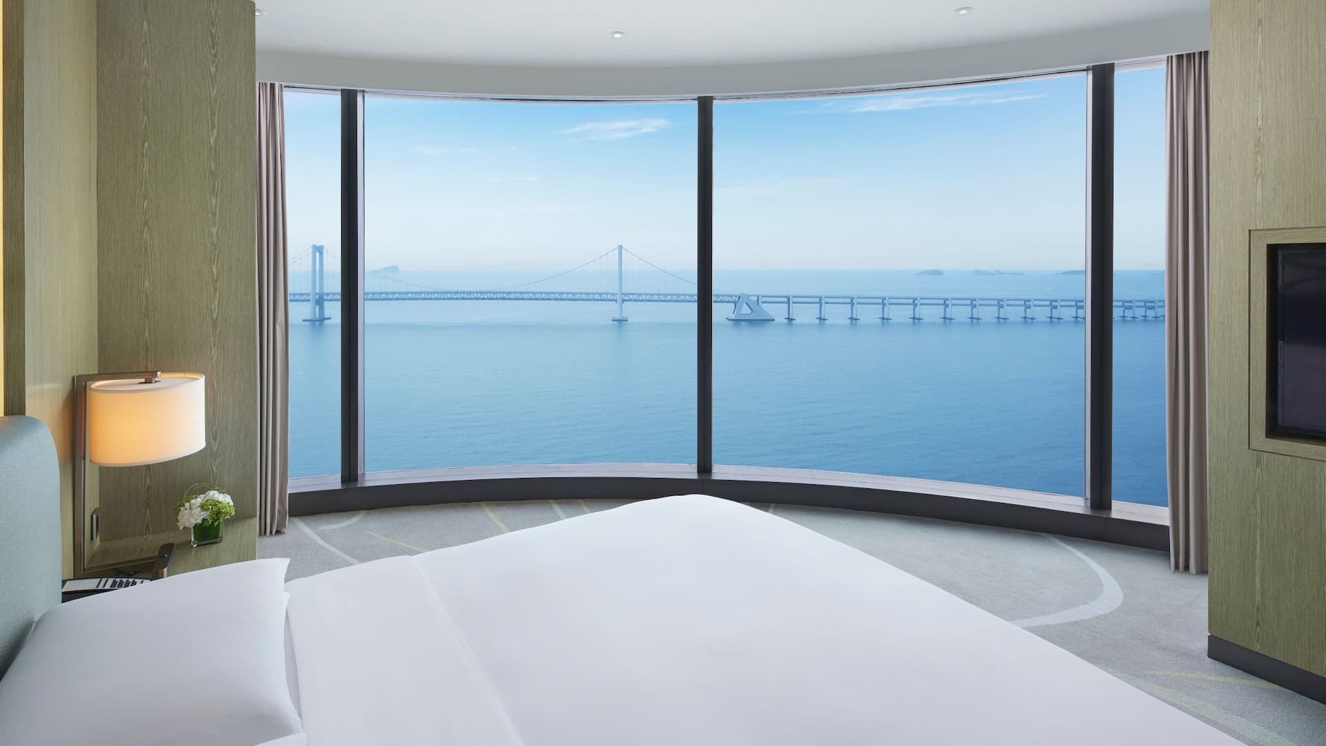 1 de 2 Grand Hyatt Dalian Grand Suite Bedroom