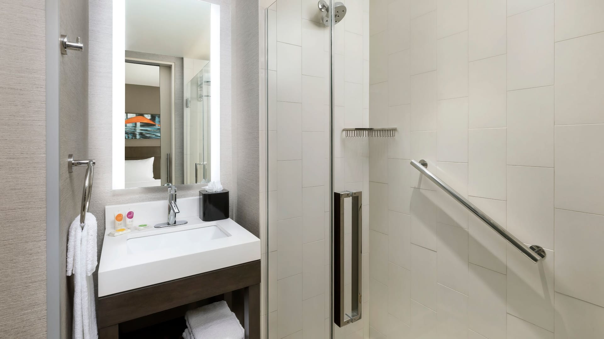 3 de 3 Hyatt Place New York City / Times Square Bathroom