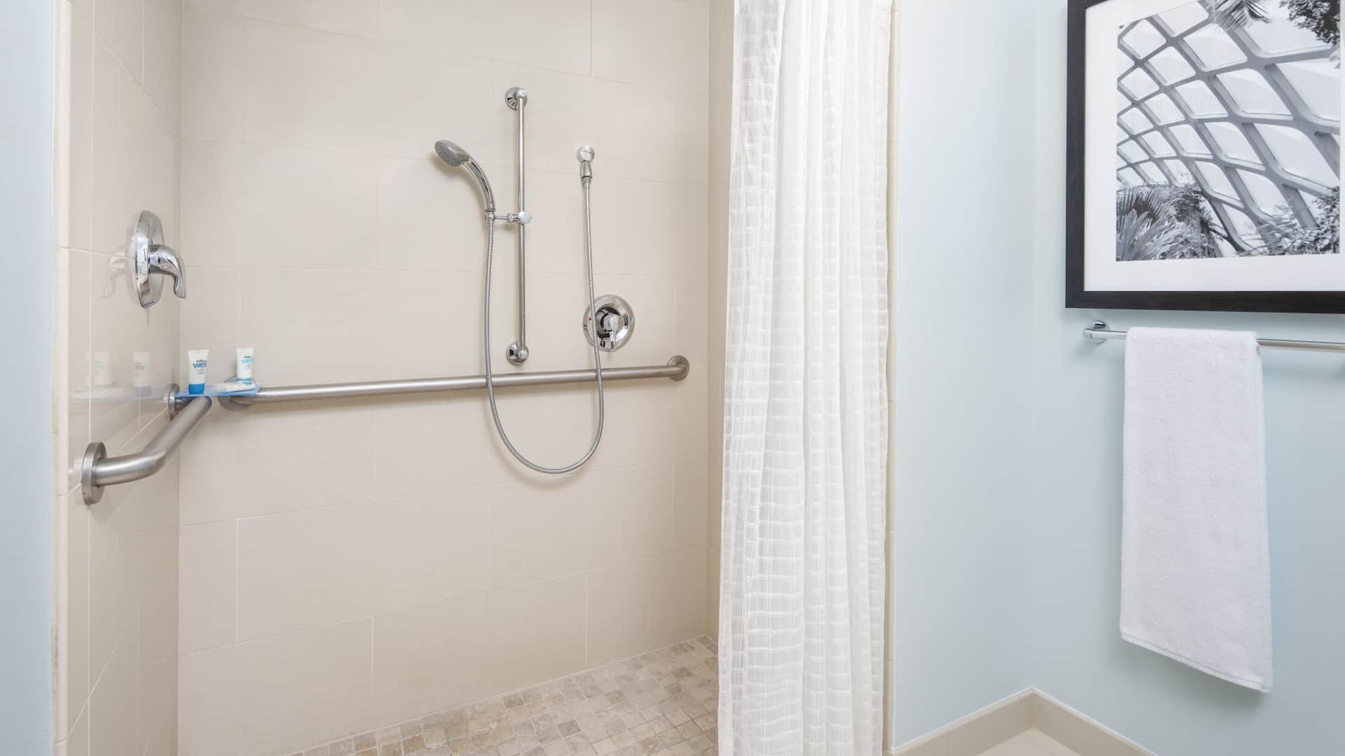 5 из 5 Hyatt House Boulder/Broomfield ADA Roll In Shower