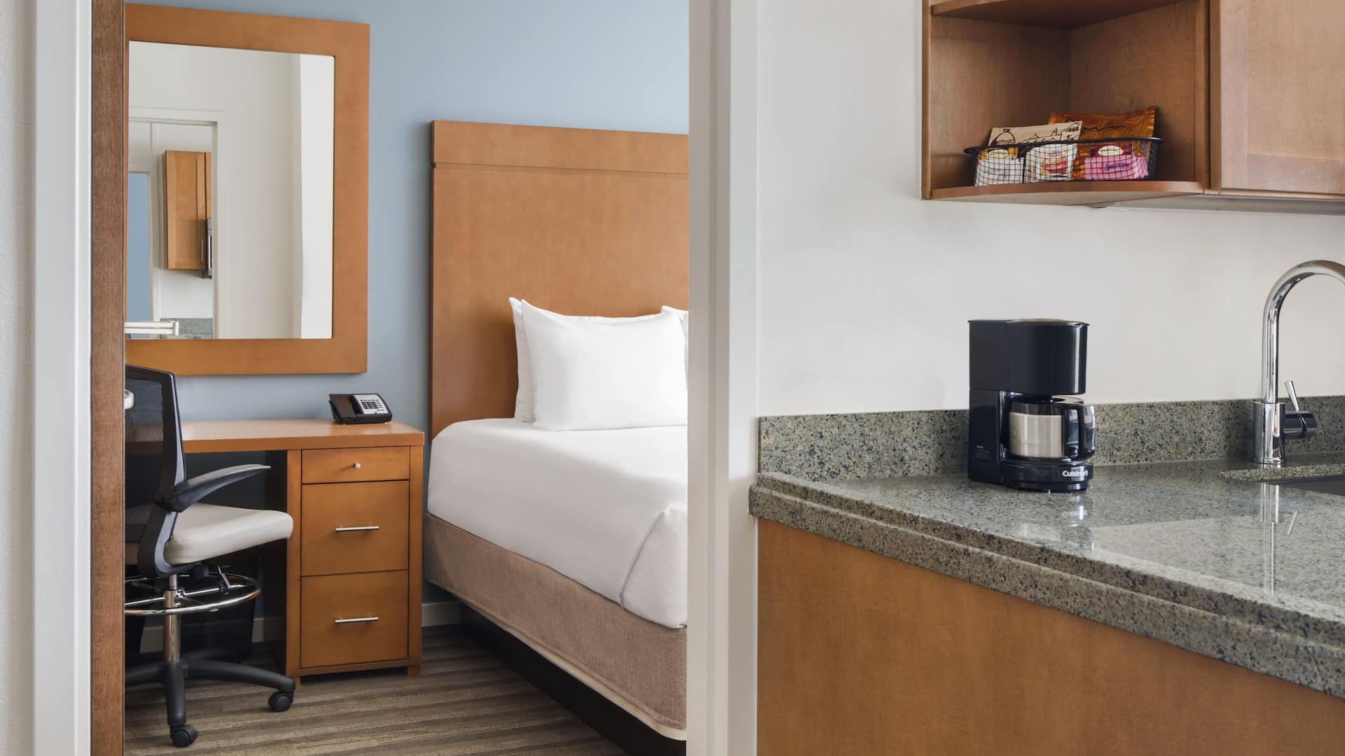 Hyatt House Boulder/Broomfield Two Bedroom King Suite Bedroom