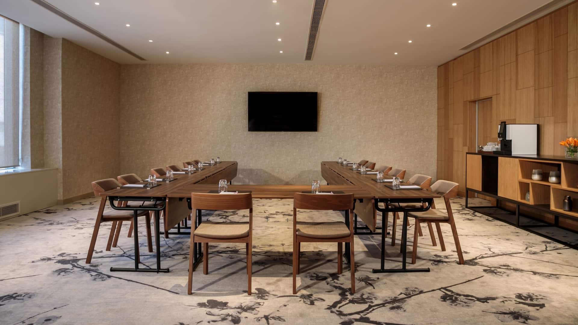 Hyatt Regency Belgrade Studio A