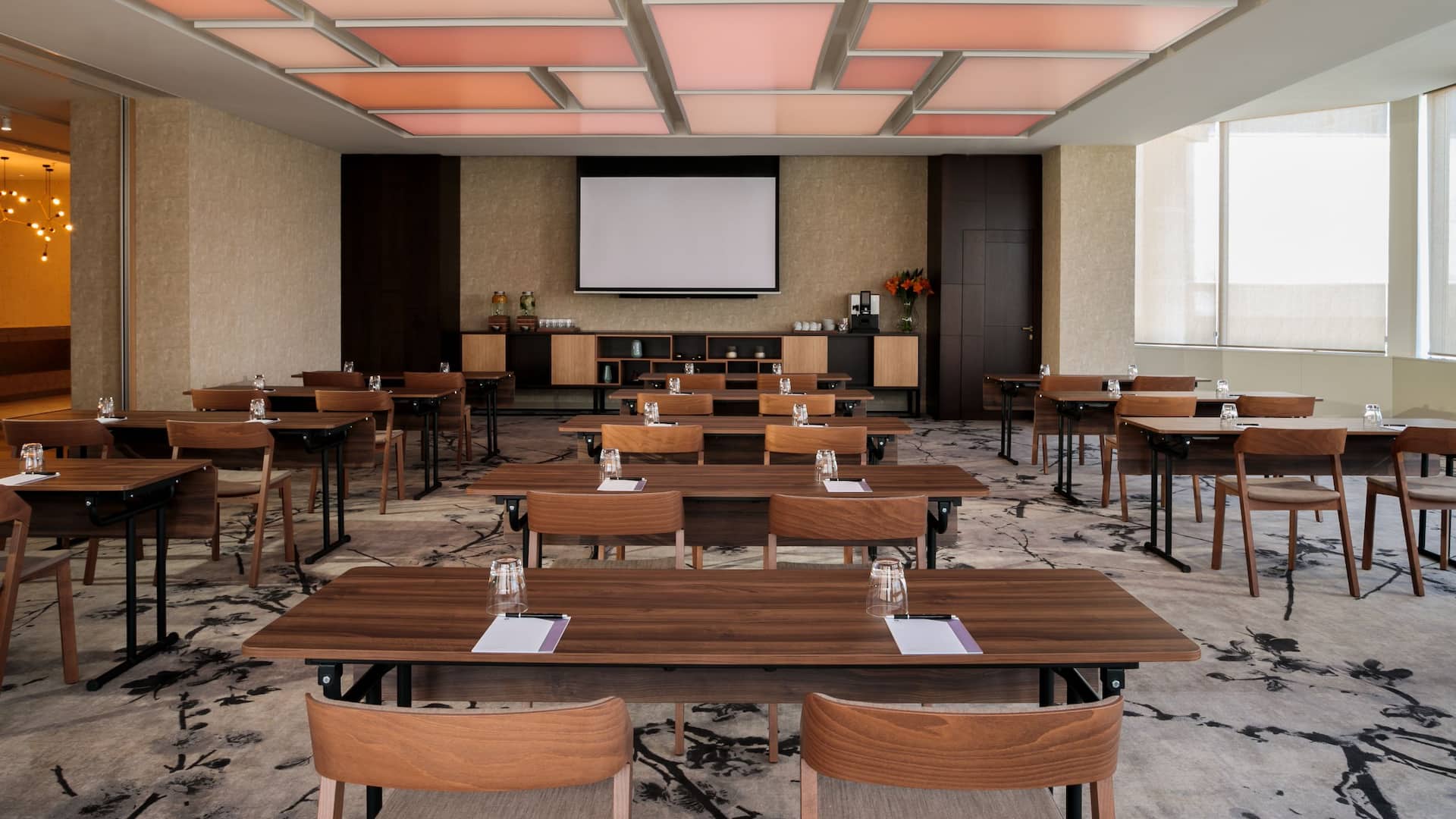 Hyatt Regency Belgrade Studio B