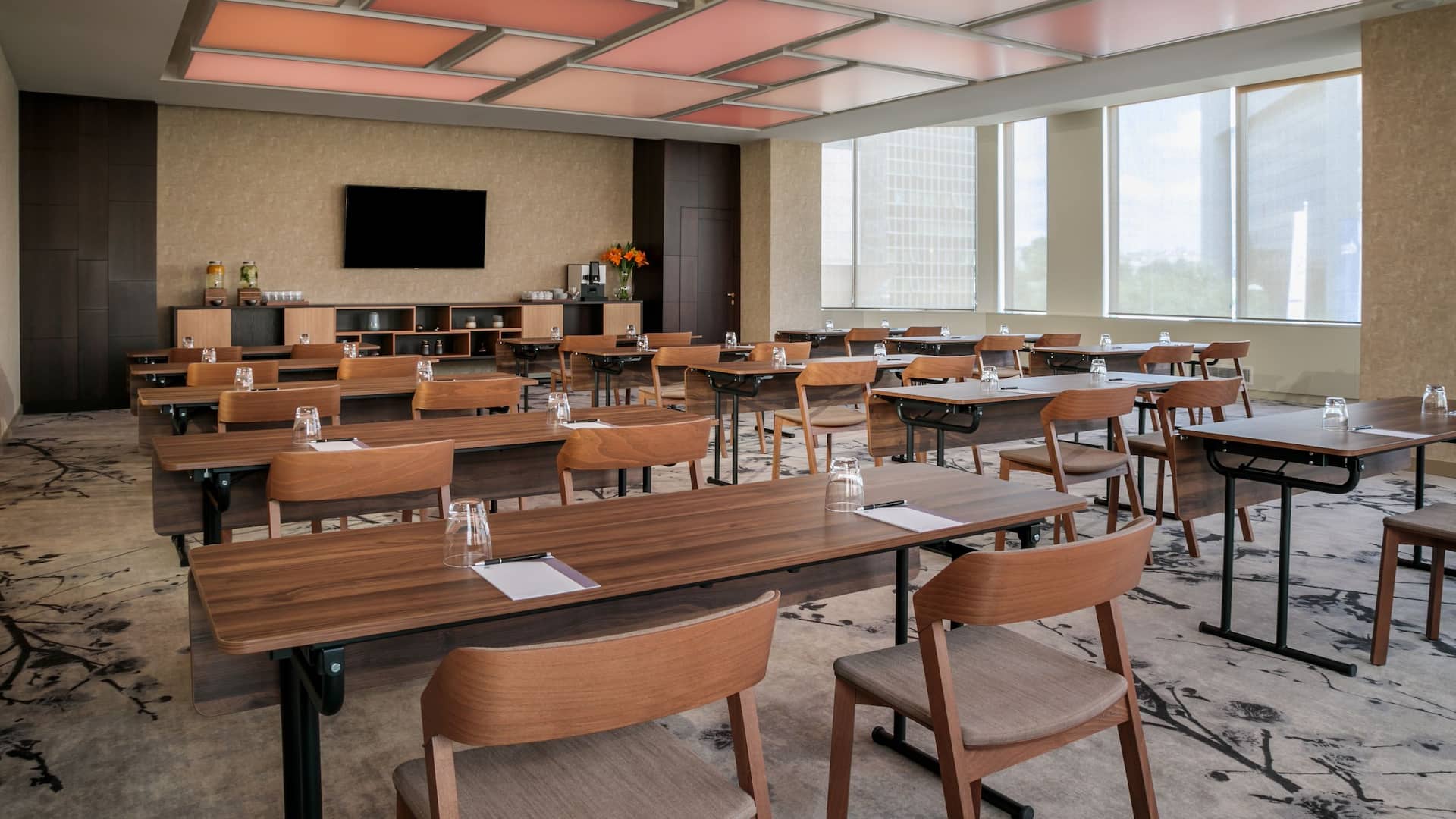 Hyatt Regency Belgrade Studio B