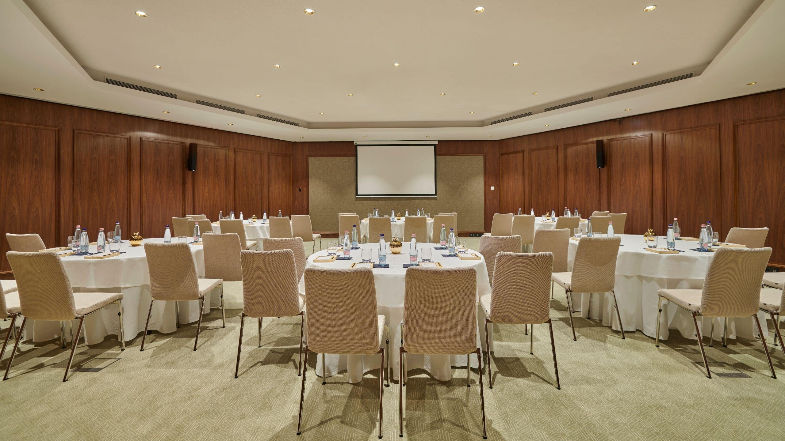 5 of 7 Párisi Udvar Hotel Budapest Parisi Salon Cabaret Setup