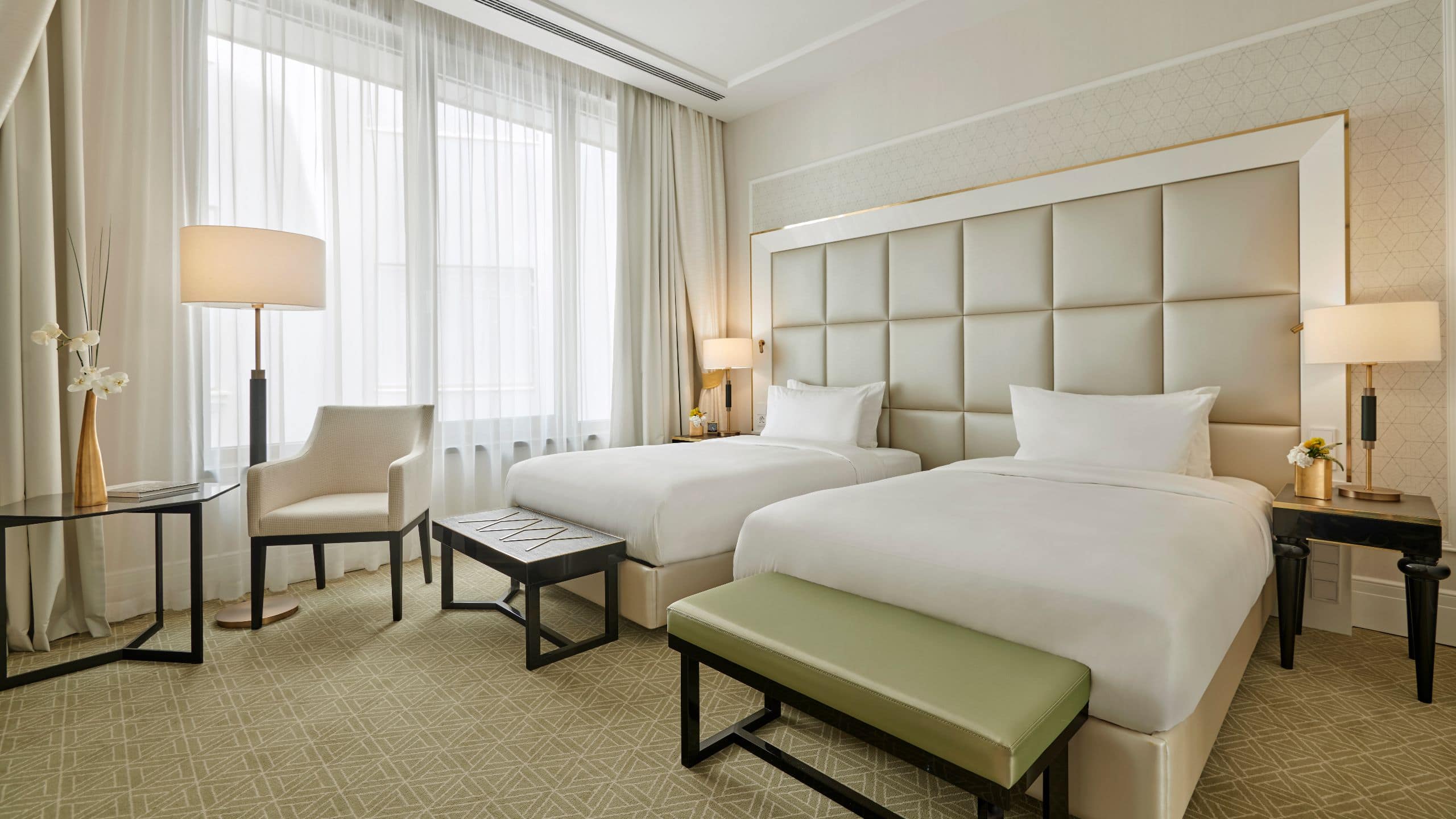 1/8 Párisi Udvar Hotel Budapest Twin Beds Guestroom