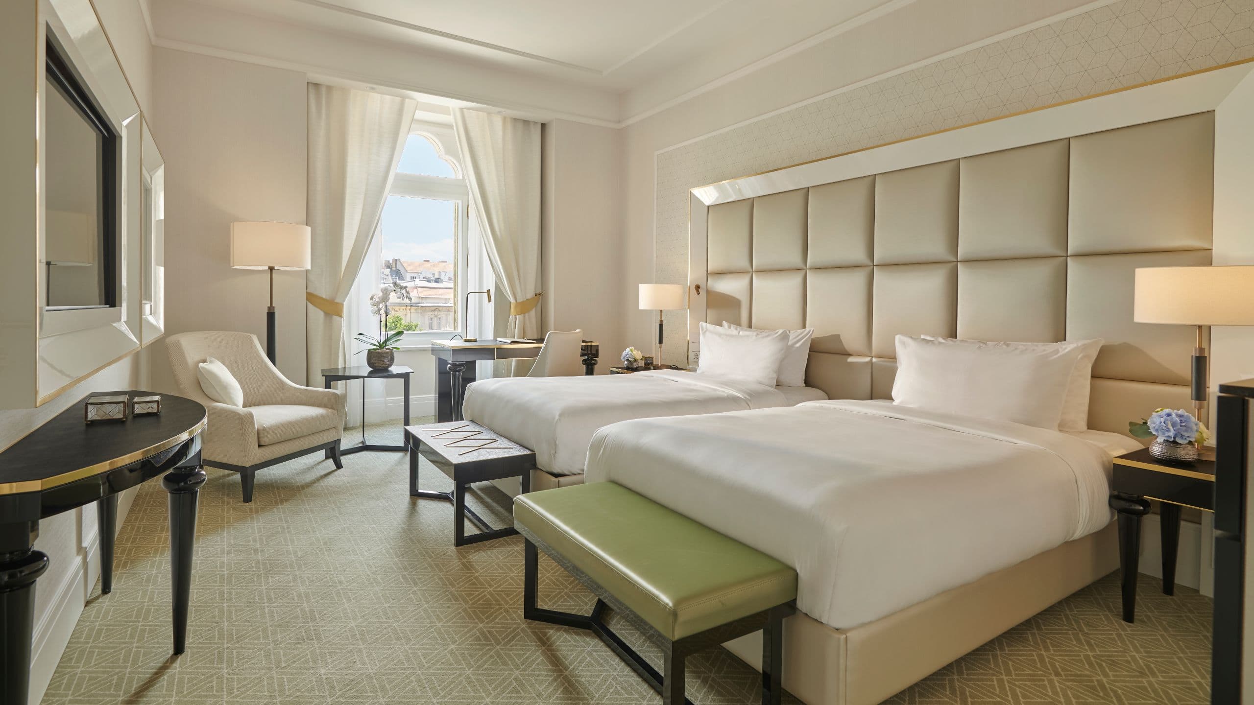 1/8 Párisi Udvar Hotel Budapest Twin Bed Guestroom