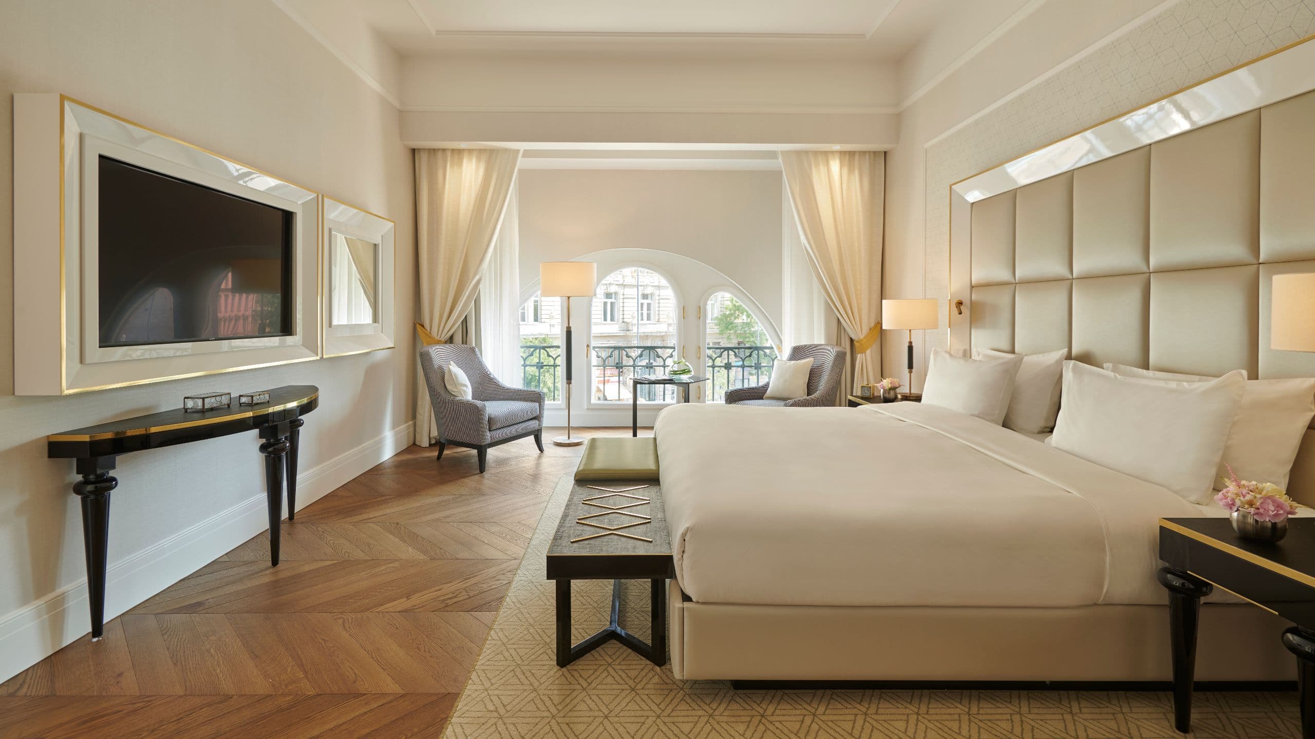 4/6 Párisi Udvar Hotel Budapest Brudern Suite Bedroom