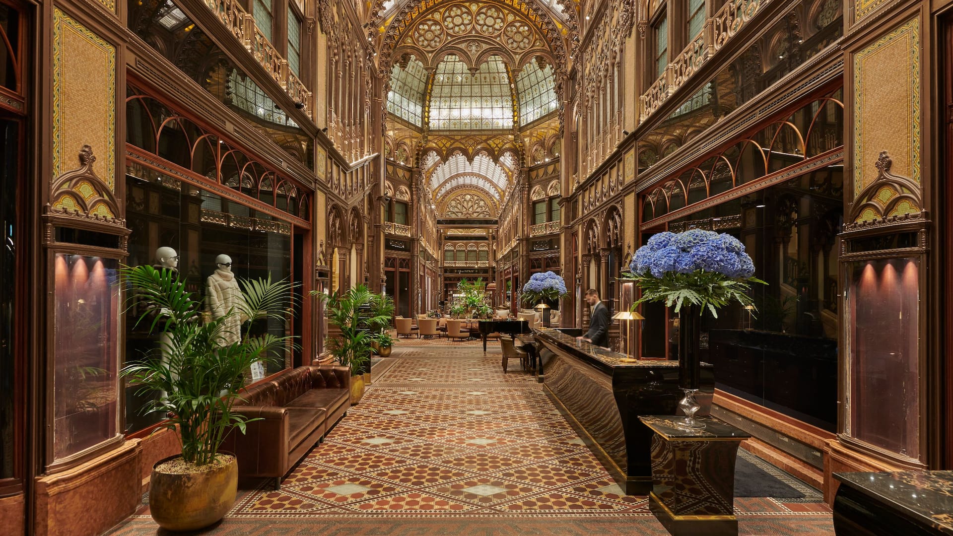 Parisi Udvar Hotel Budapest Lobby