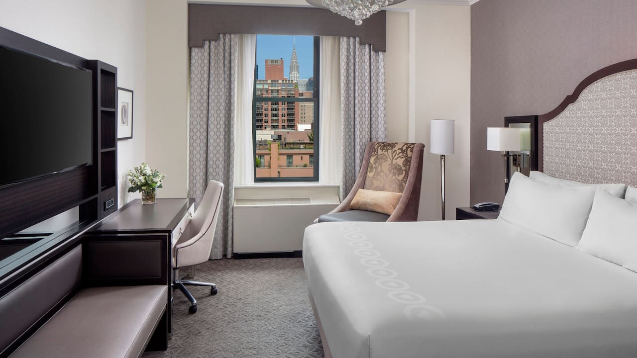 One King Bed City View