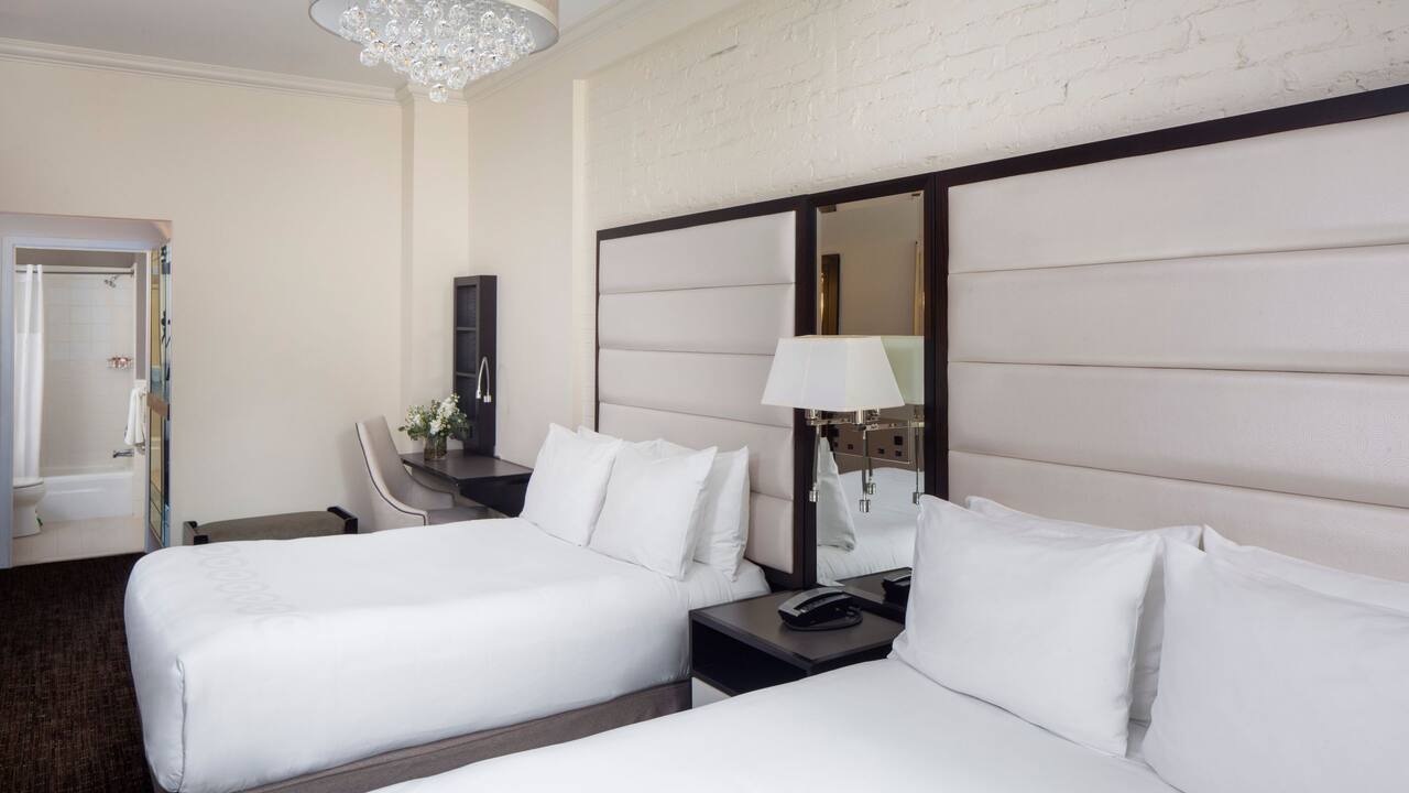 2 Double Beds