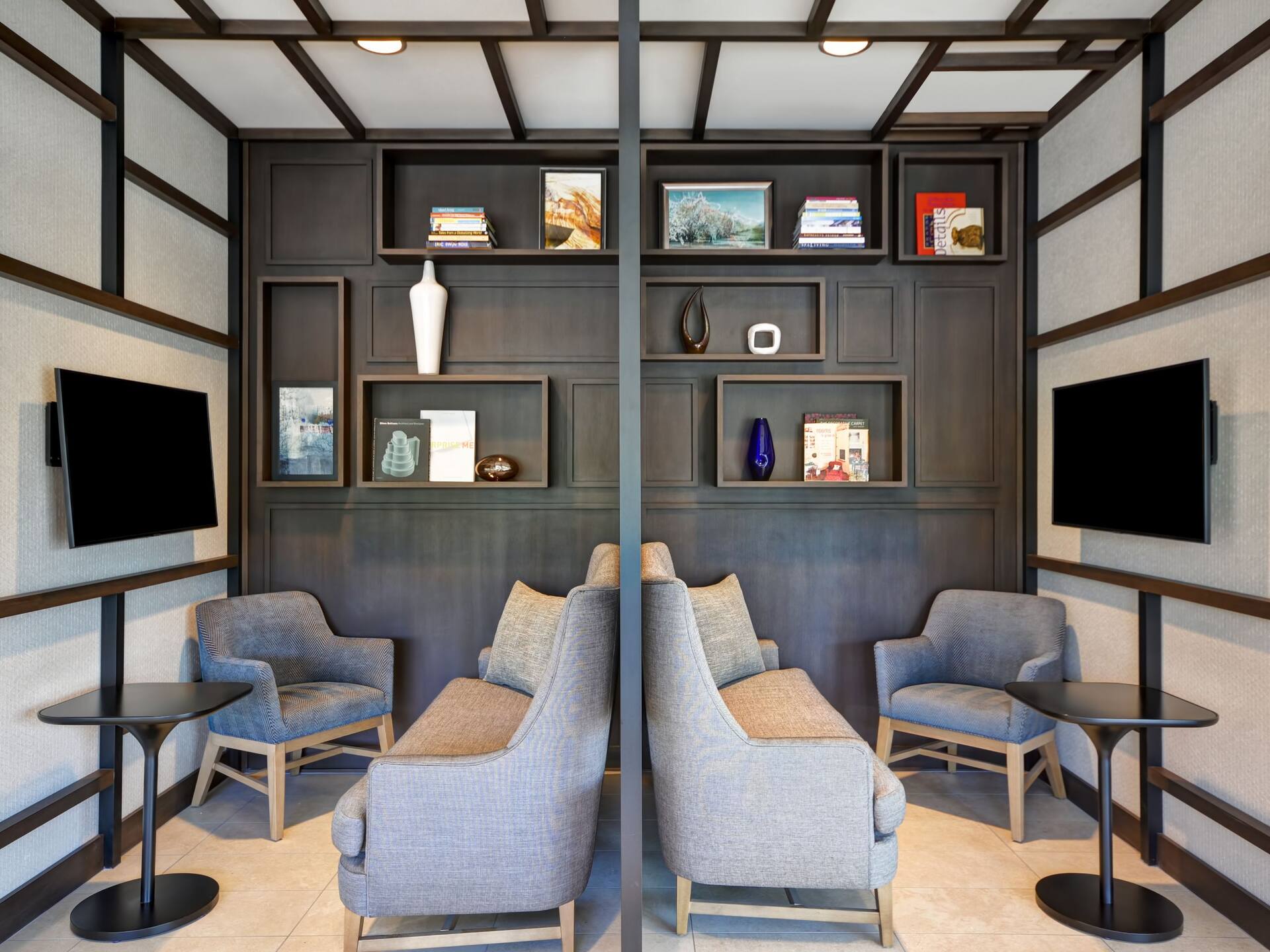 Hyatt Place Fresno Gallery Library