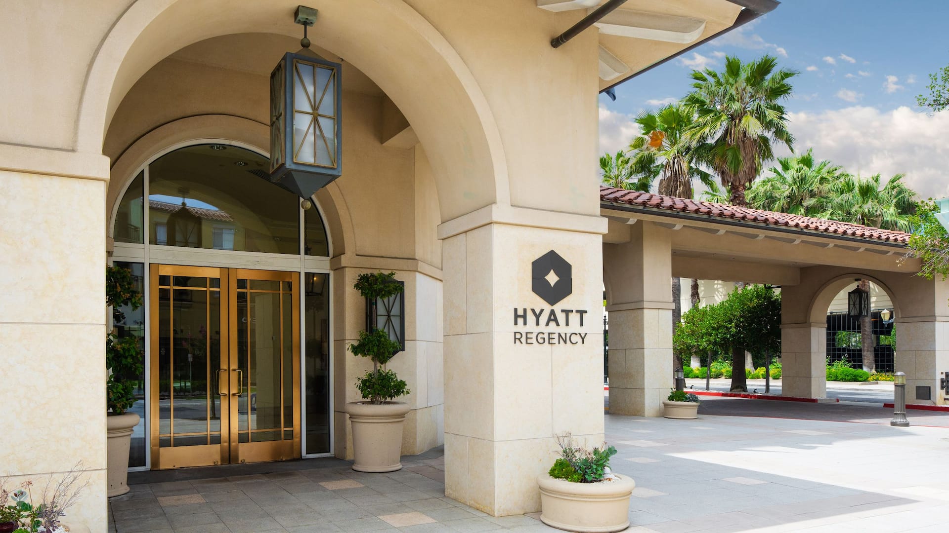 Hyatt Regency Valencia Hotel Entrance