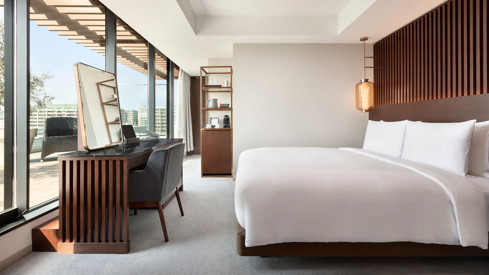 1 von 2 Terrace King Guestroom City View