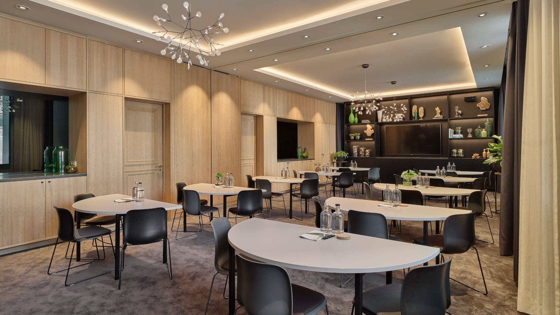 Hyatt Regency Amsterdam Meeting Room Cabaret