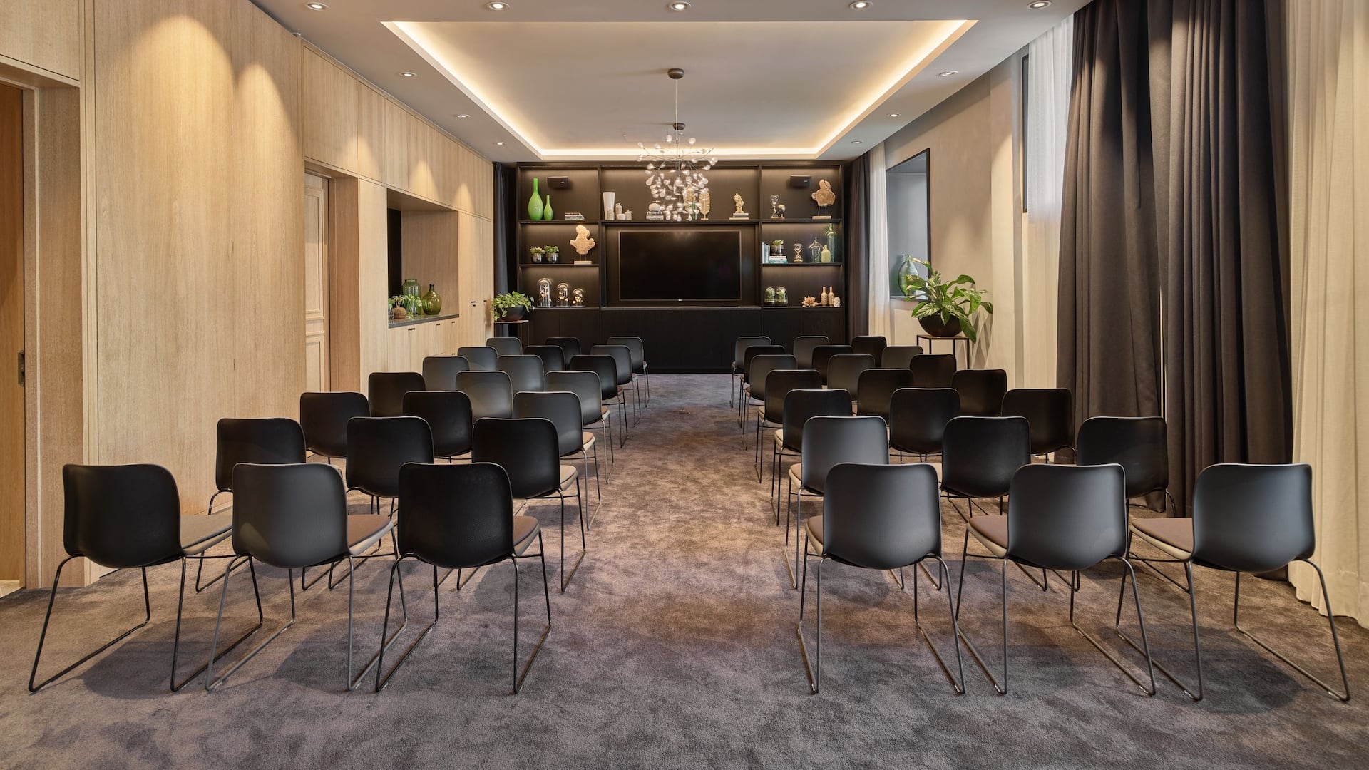 6 of 7 Hyatt Regency Amsterdam Meeting Room Theatre