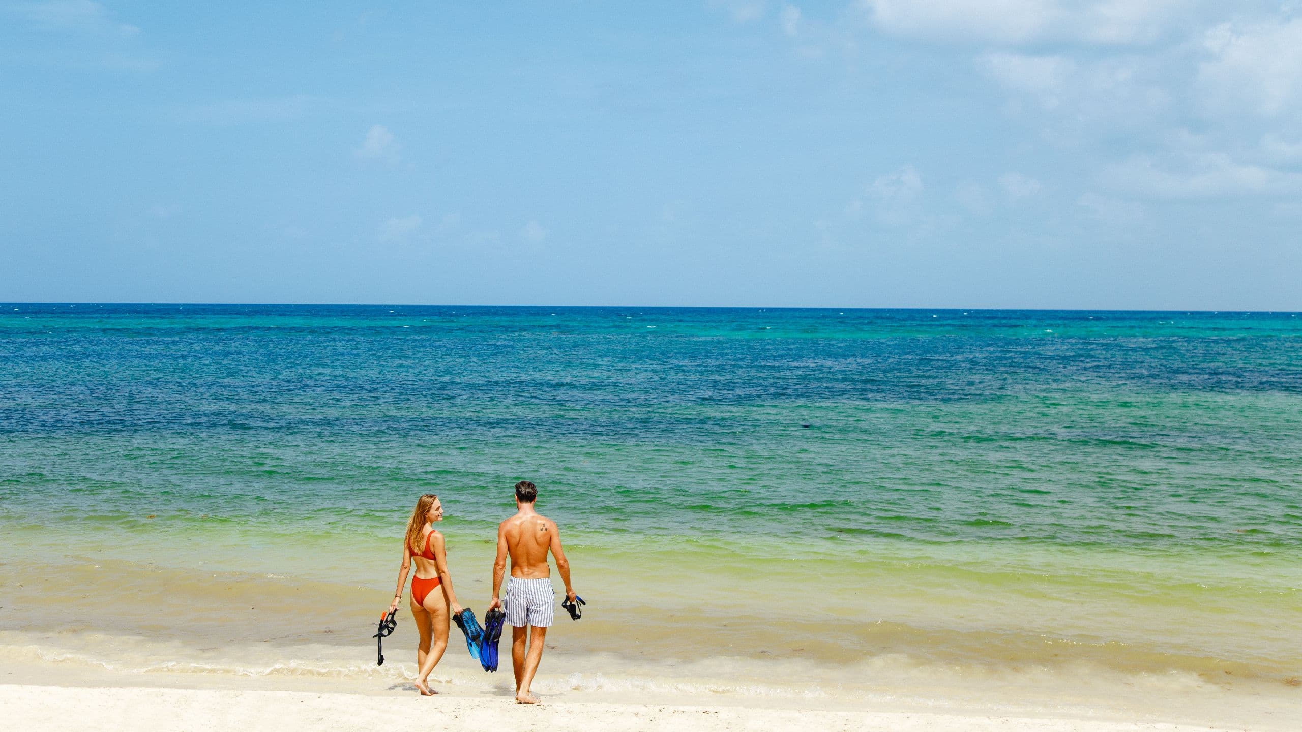 Global HY_P060 Beach Couple