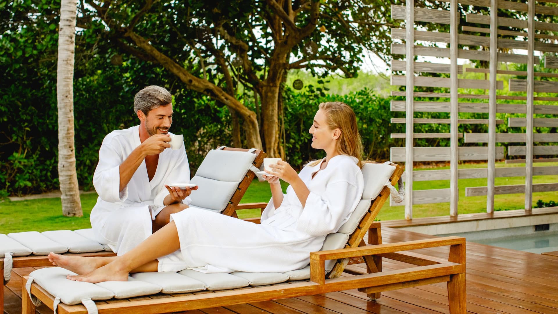 2 de 3 Global HY_P085 Romantic Suite Couple