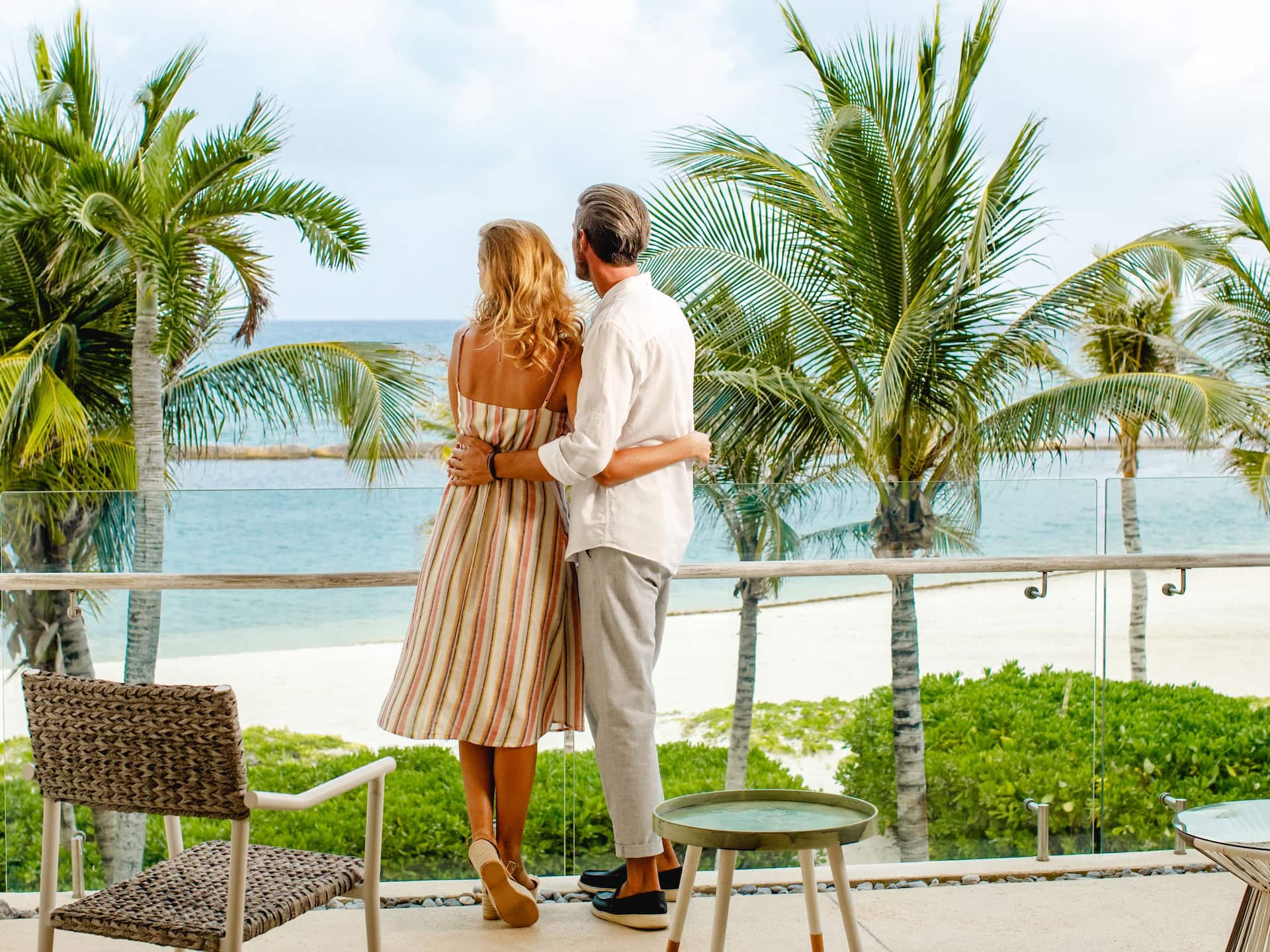 Global HY_P086 Romantic Suite Couple