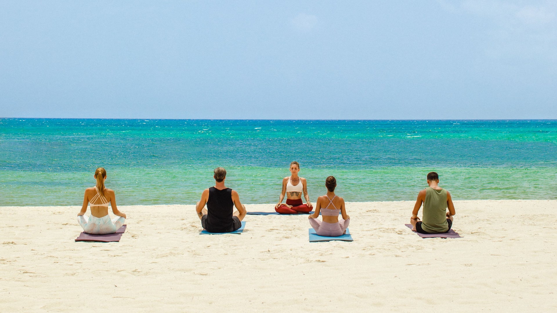 Global HY_P094 Wellness Beach Yoga