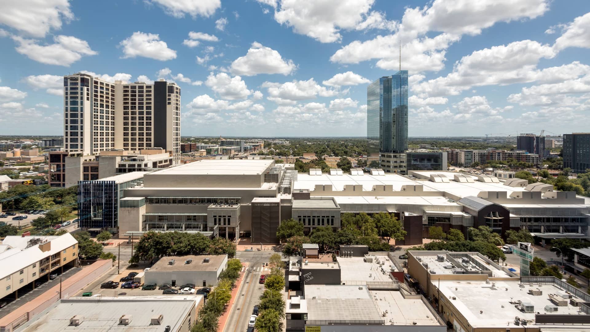 6 von 9 Hyatt Place Austin Downtown East View