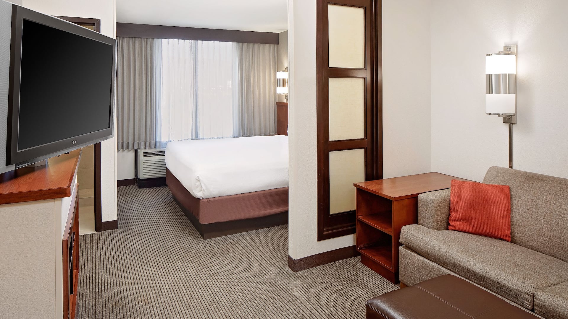 Hyatt Place Ontario/Rancho Cucamonga King Guestroom