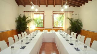 Thompson Zihuatanejo, a Beach Resort Conference Room