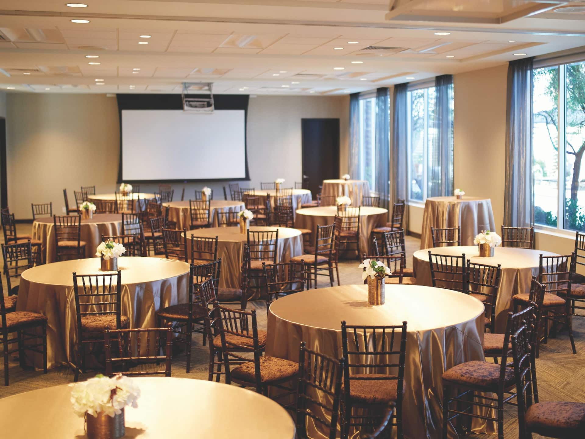 Hyatt Place Las Vegas at Silverton Village Meeting Room Banquet Tables