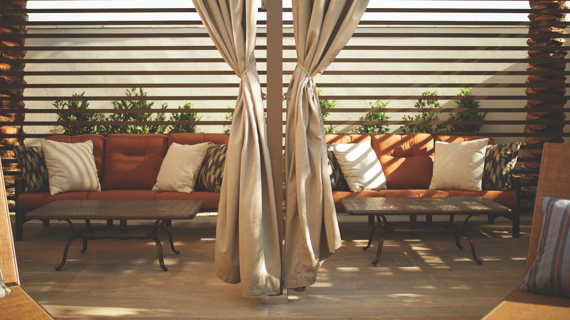 Hyatt Place Las Vegas at Silverton Village Poolside Cabanas