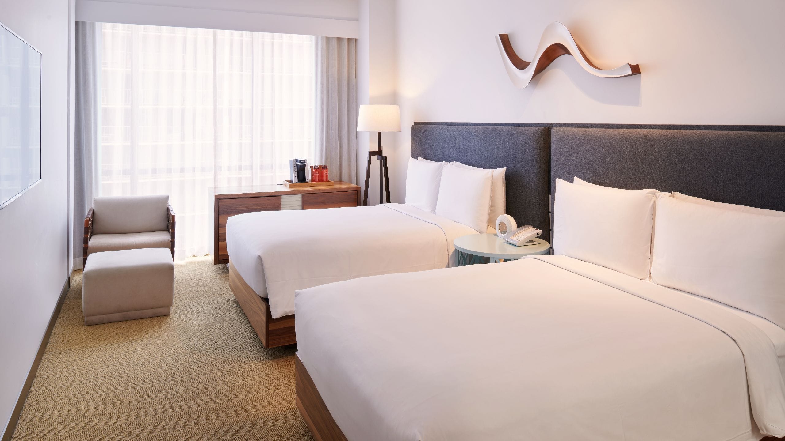 2 de 2 Hyatt Centric Waikiki Beach Double Bed Room