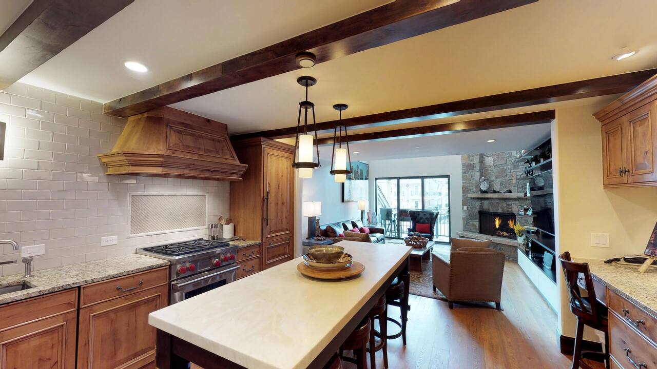 3 bedroom condo with 3 bath, platinum 