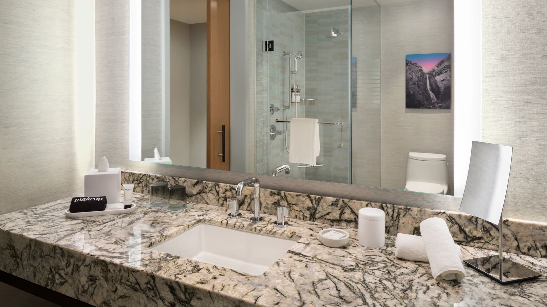 2/2 Grand Hyatt at SFO Standard Bath